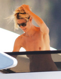 Heidi Klum topless on a yacht (08/2008)
