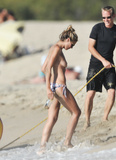 Heidi Klum topless in Corsica (8/2011)
