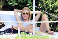 Gillian Anderson oops on vacation in Italy