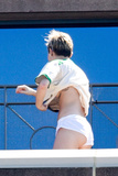 Miley Cyrus topless in Sydney (10/2014)