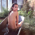 Emily Ratajkowski nude photos from social media