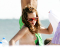 Mena Suvari sunbath topless in Miami Beach (1/2007)