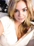 Kate Upton shows boobs and pussy