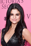 Selena Gomez Cleavage (140 Photos)