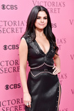 Selena Gomez Cleavage (140 Photos)